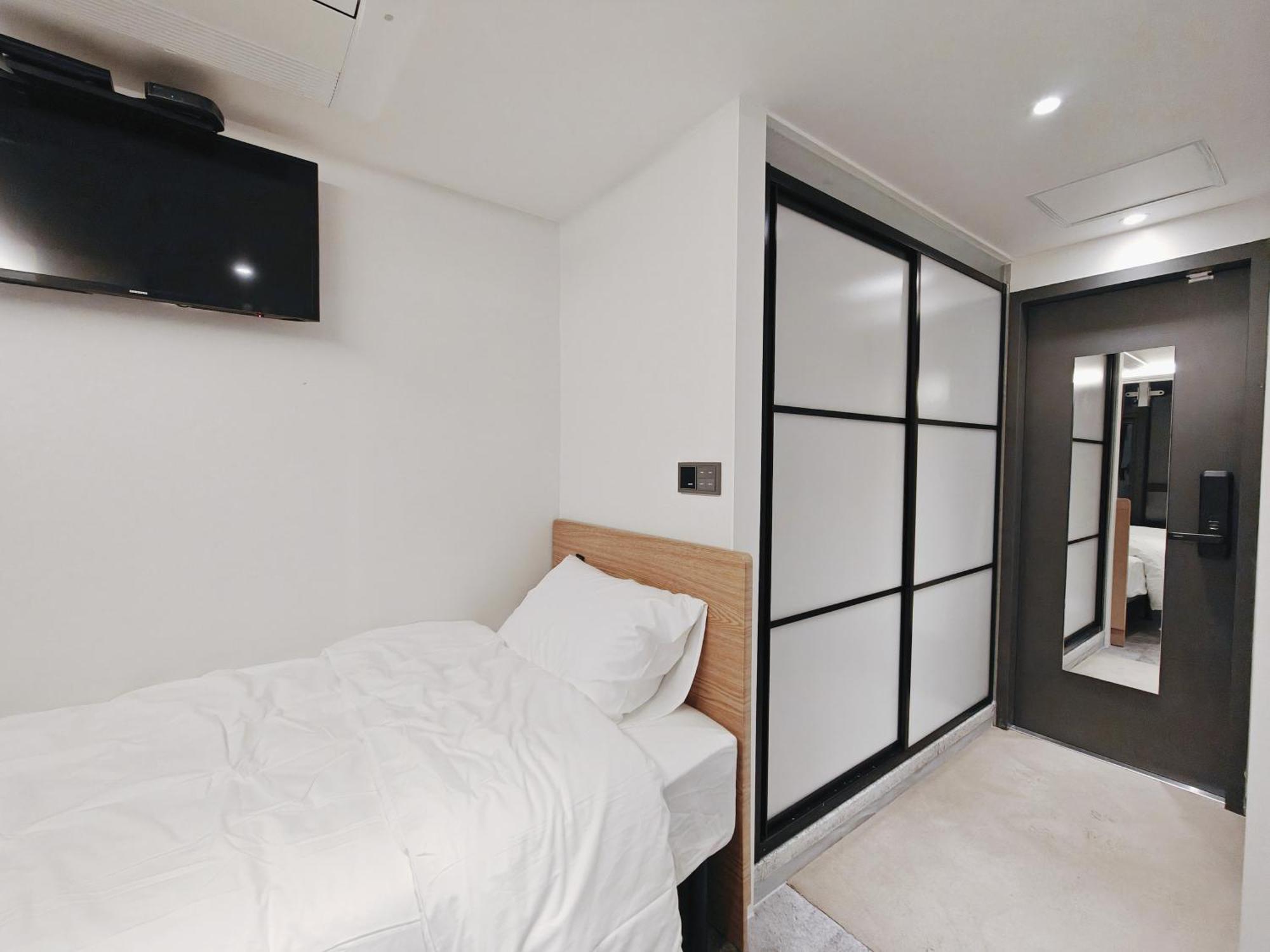 L Hostel Seoul Bagian luar foto