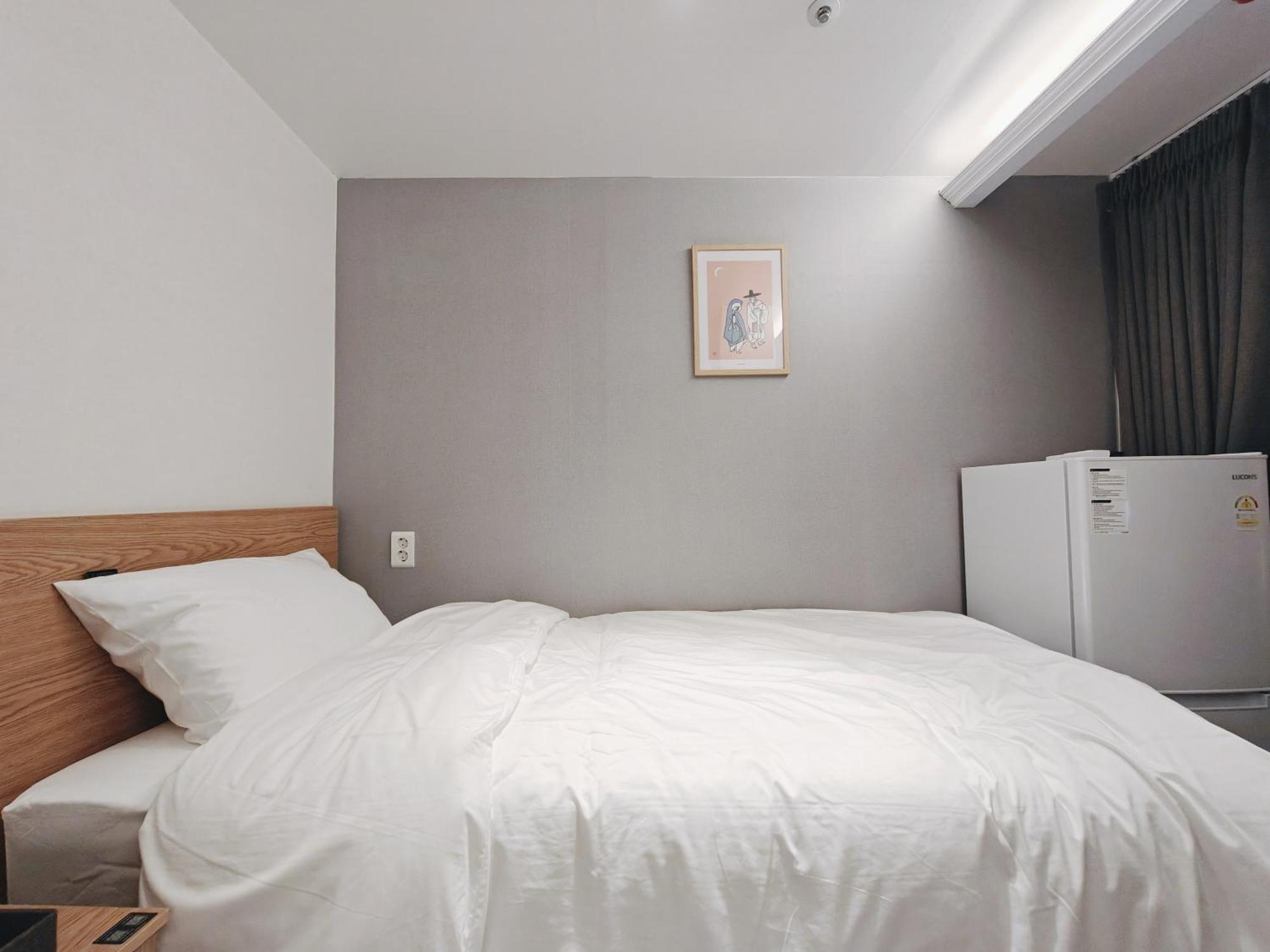 L Hostel Seoul Bagian luar foto
