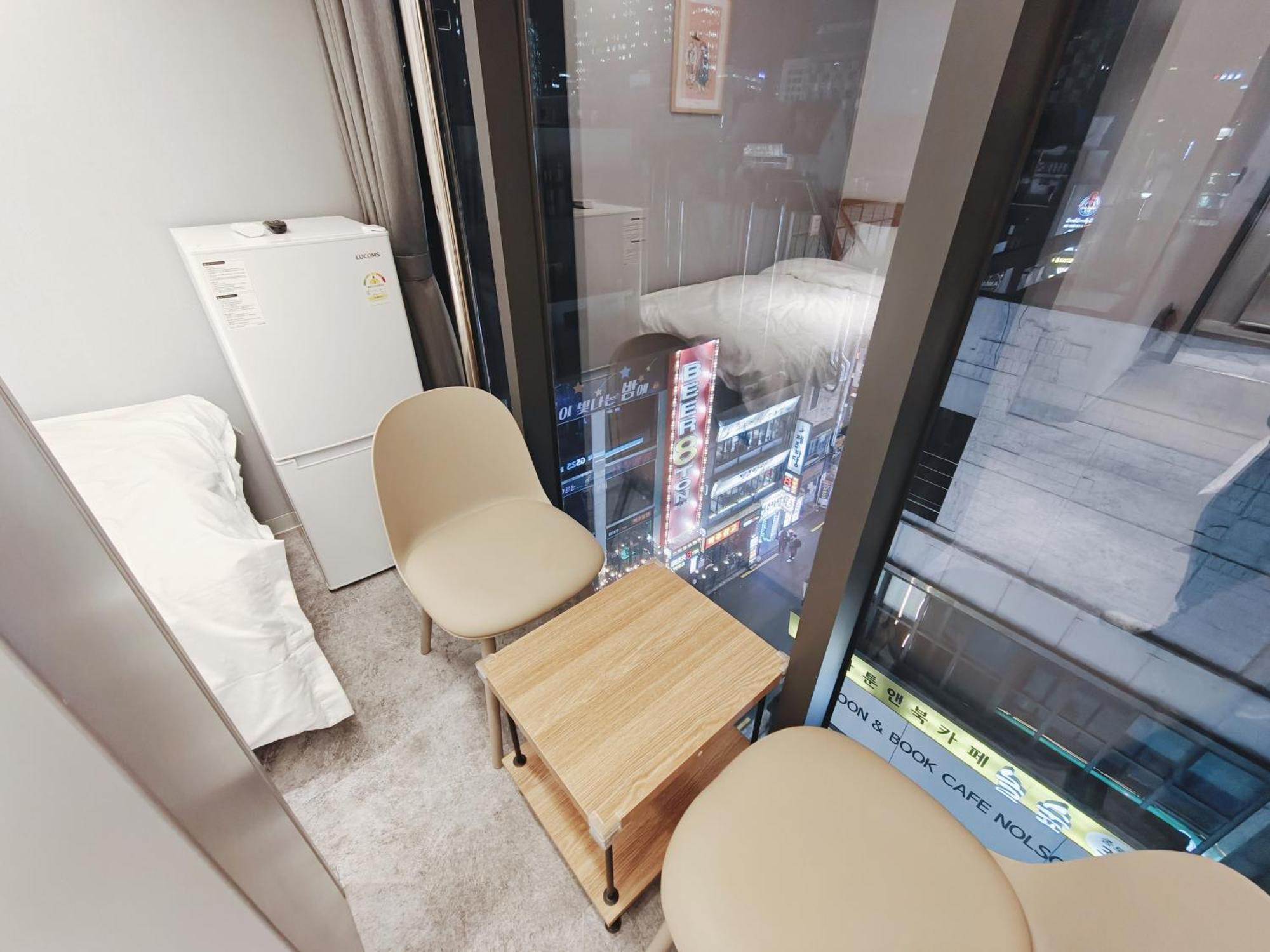 L Hostel Seoul Bagian luar foto