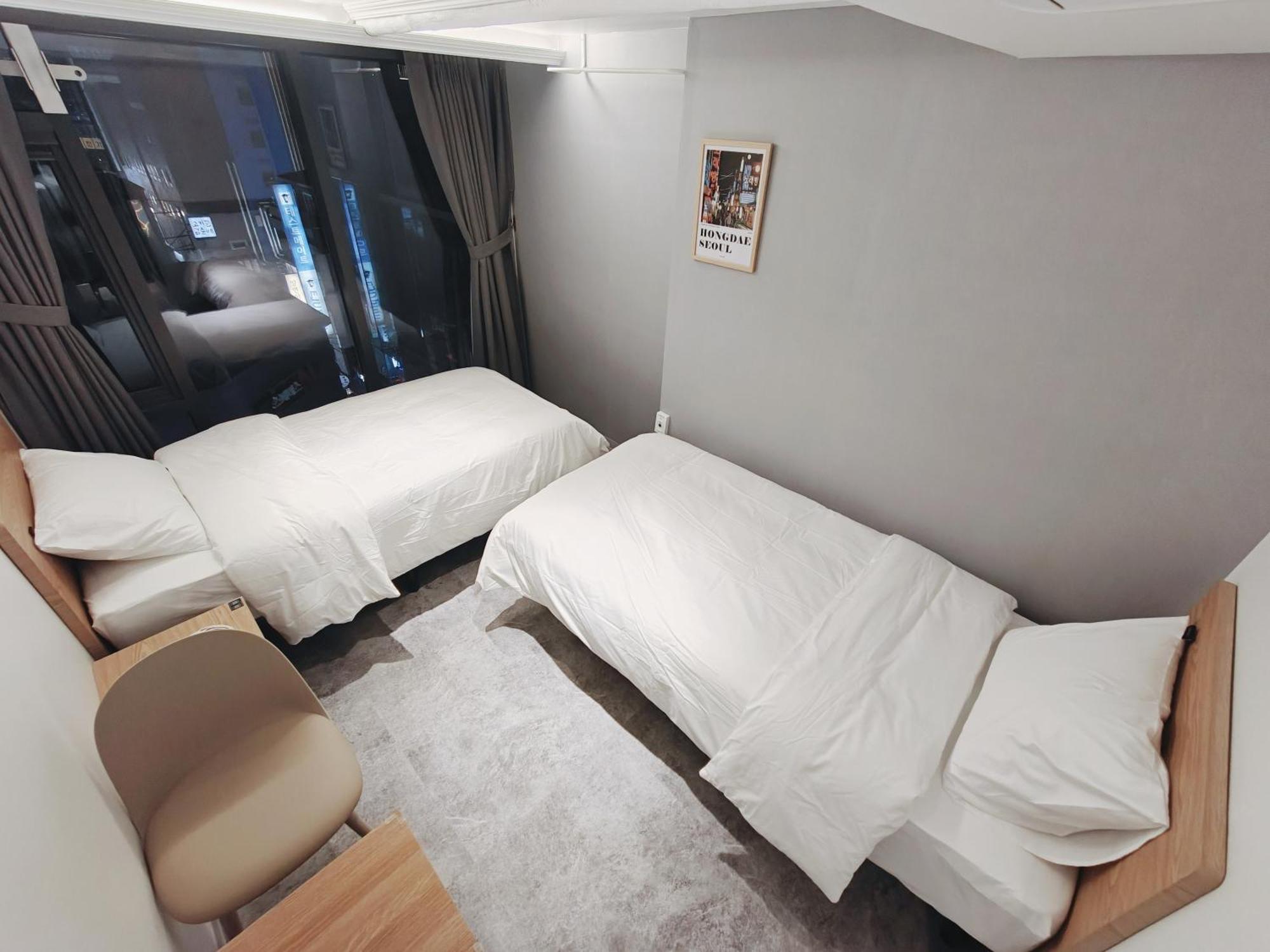 L Hostel Seoul Bagian luar foto