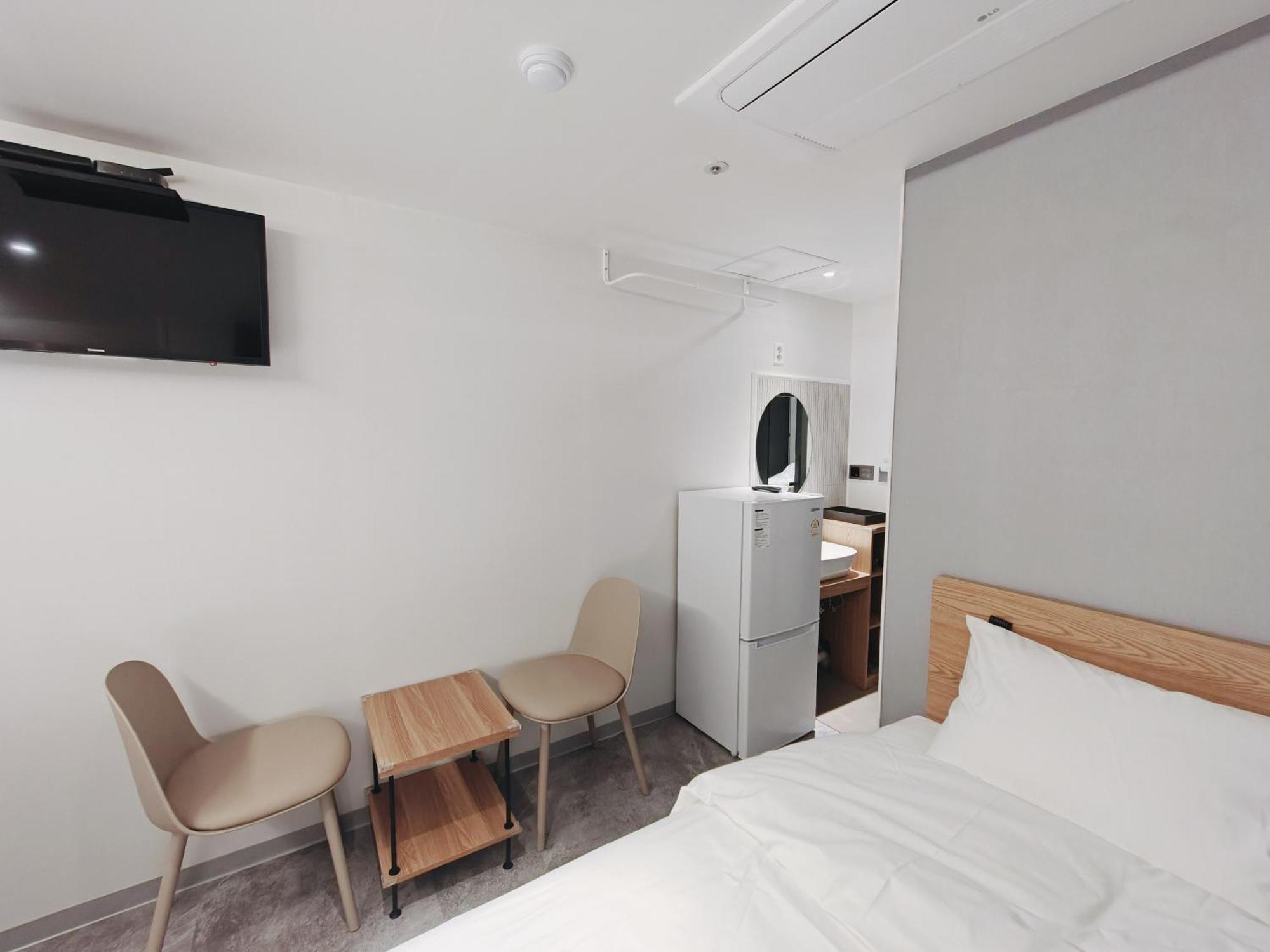 L Hostel Seoul Bagian luar foto