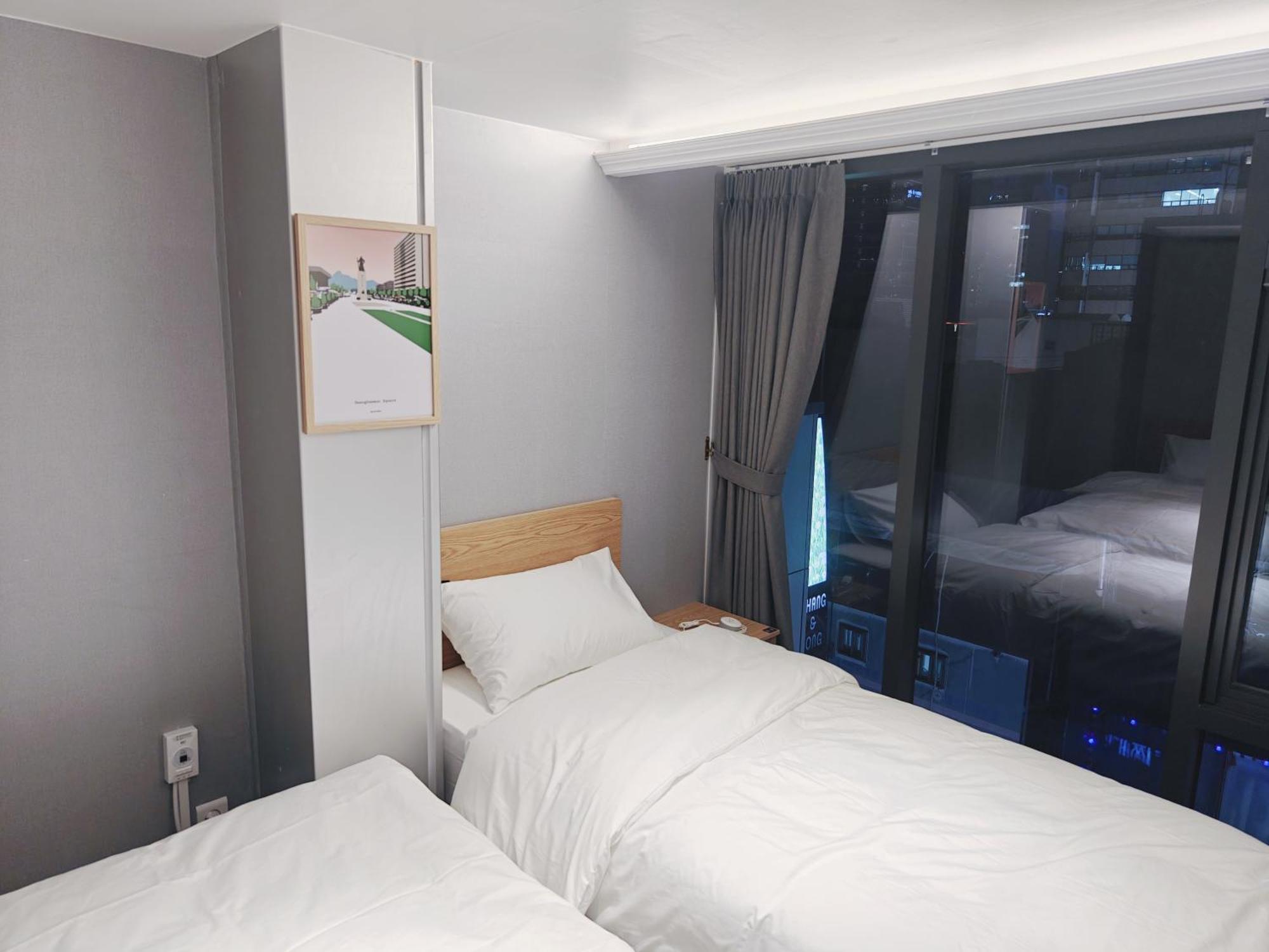 L Hostel Seoul Bagian luar foto