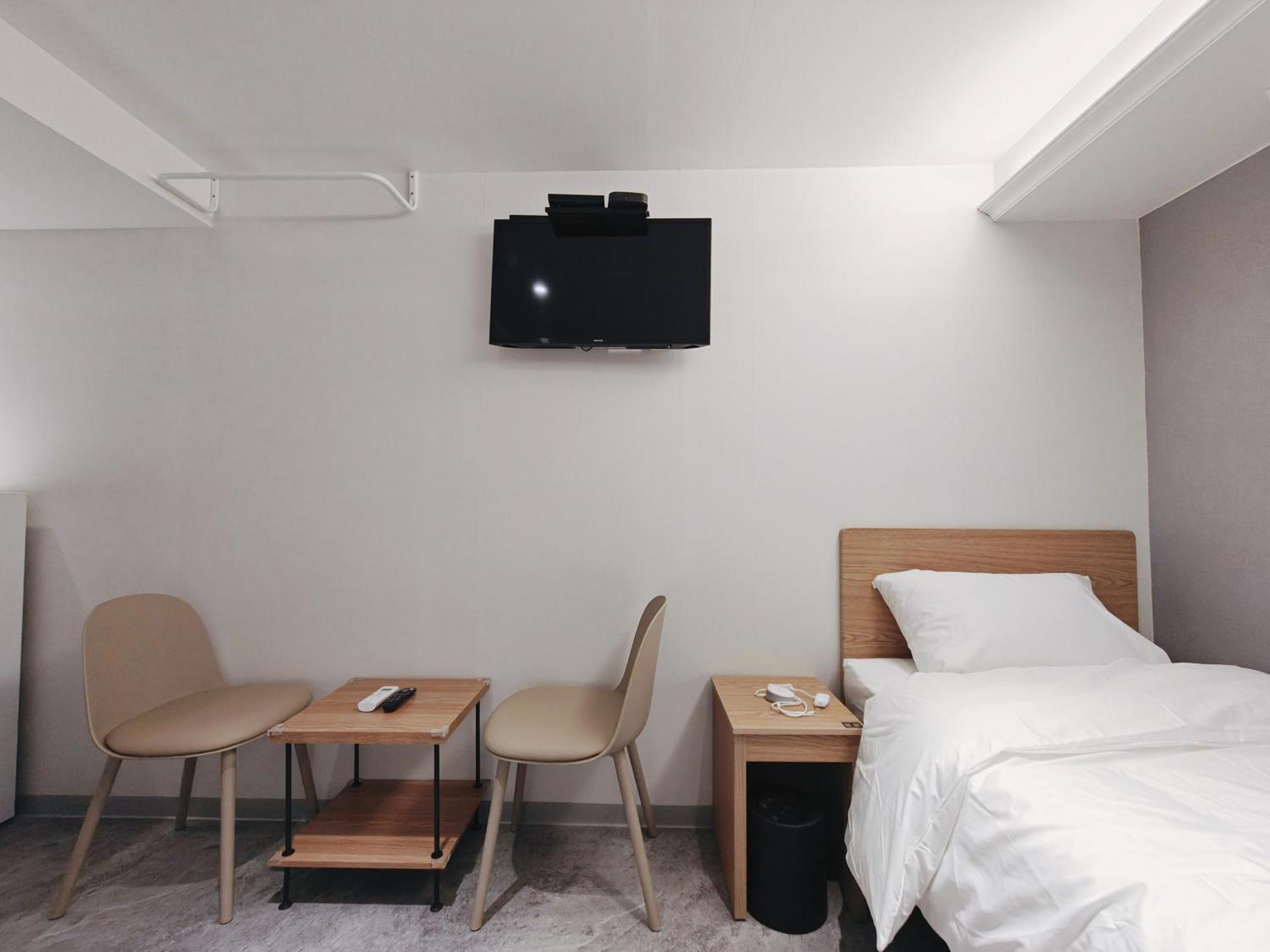 L Hostel Seoul Bagian luar foto