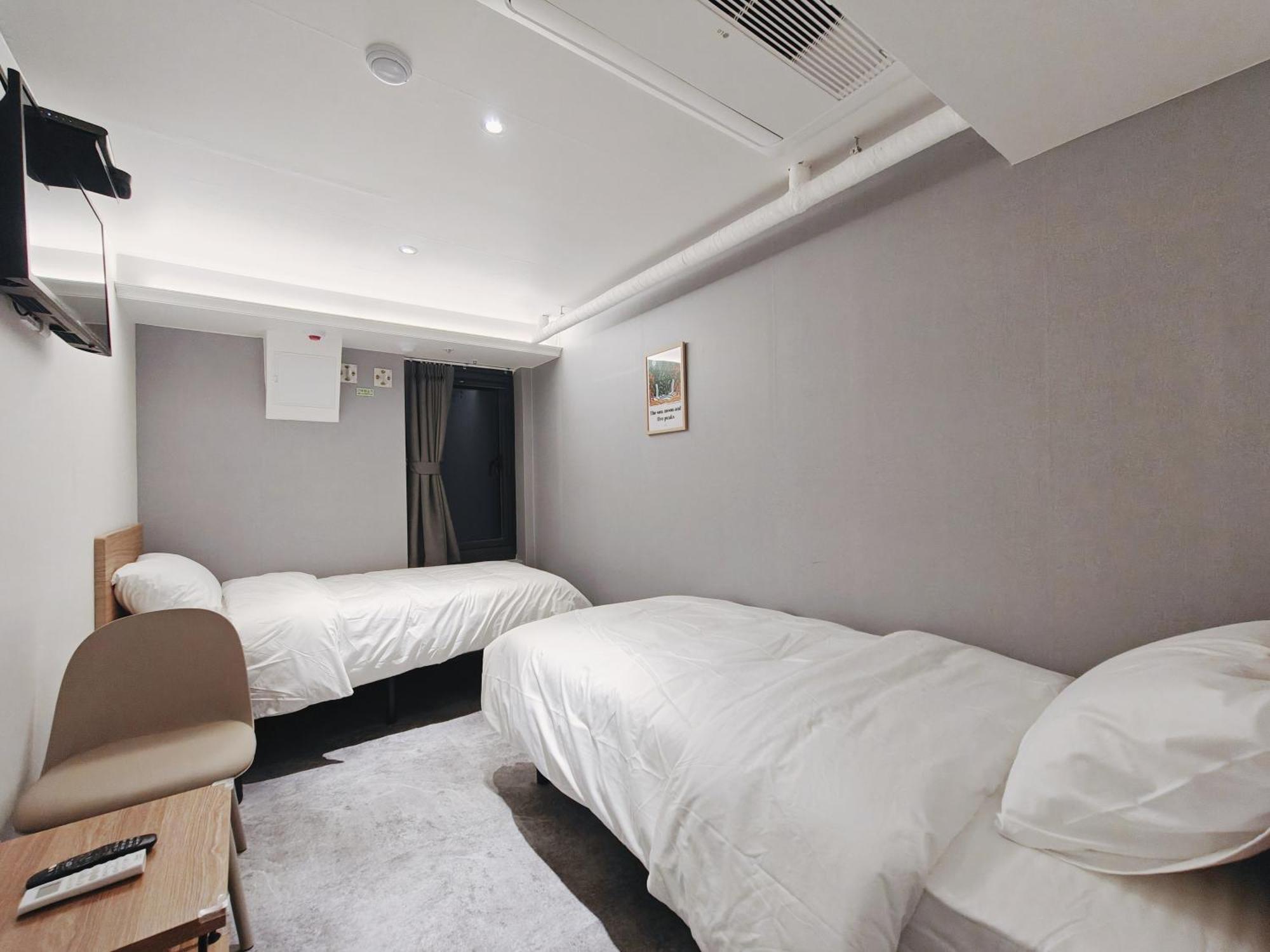 L Hostel Seoul Bagian luar foto