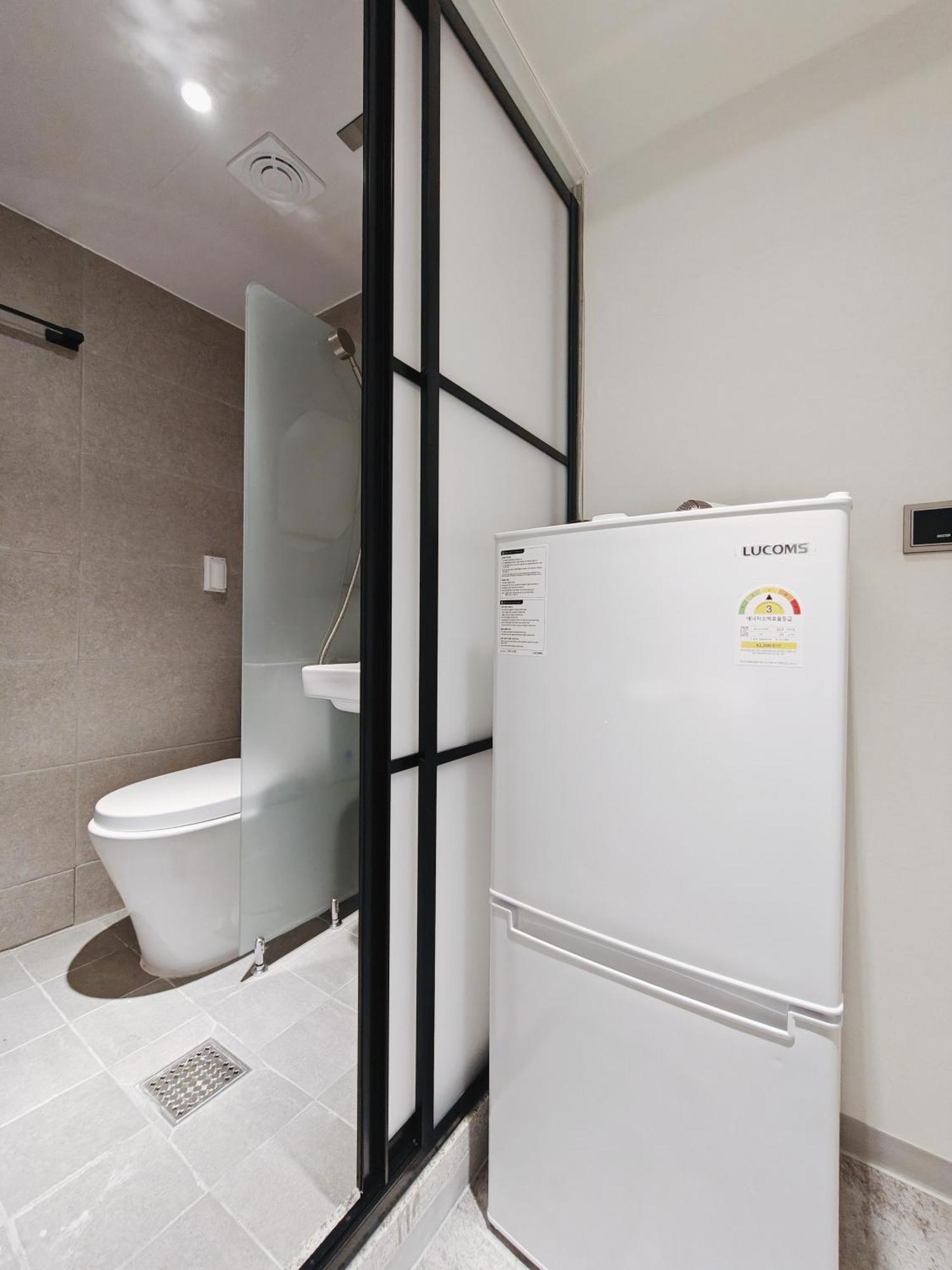 L Hostel Seoul Bagian luar foto