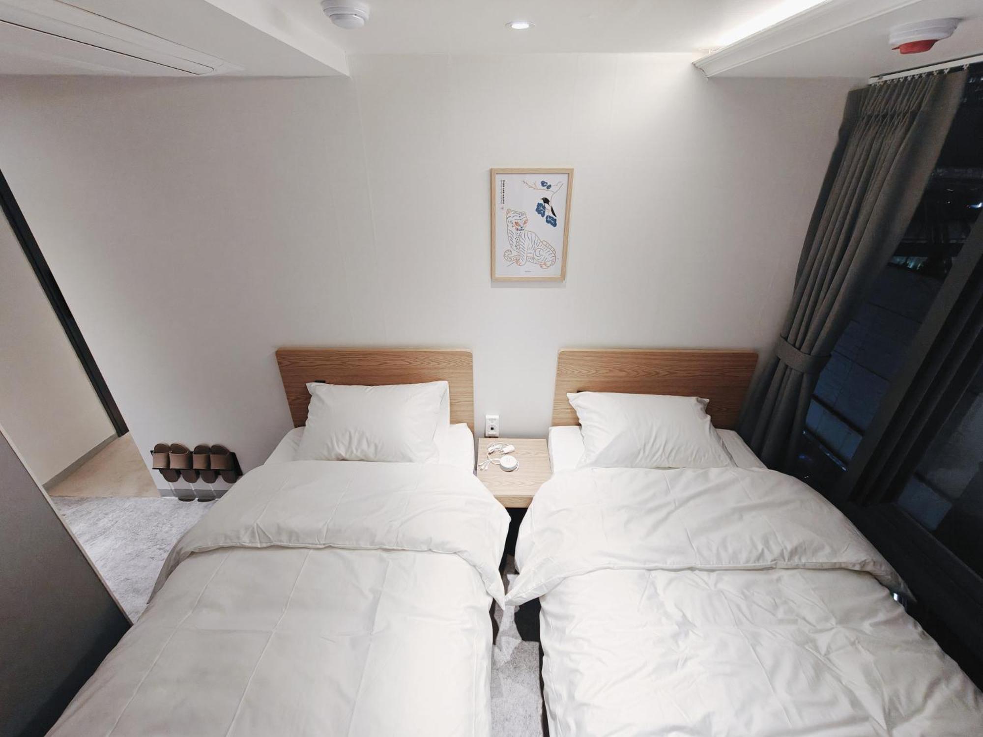 L Hostel Seoul Bagian luar foto