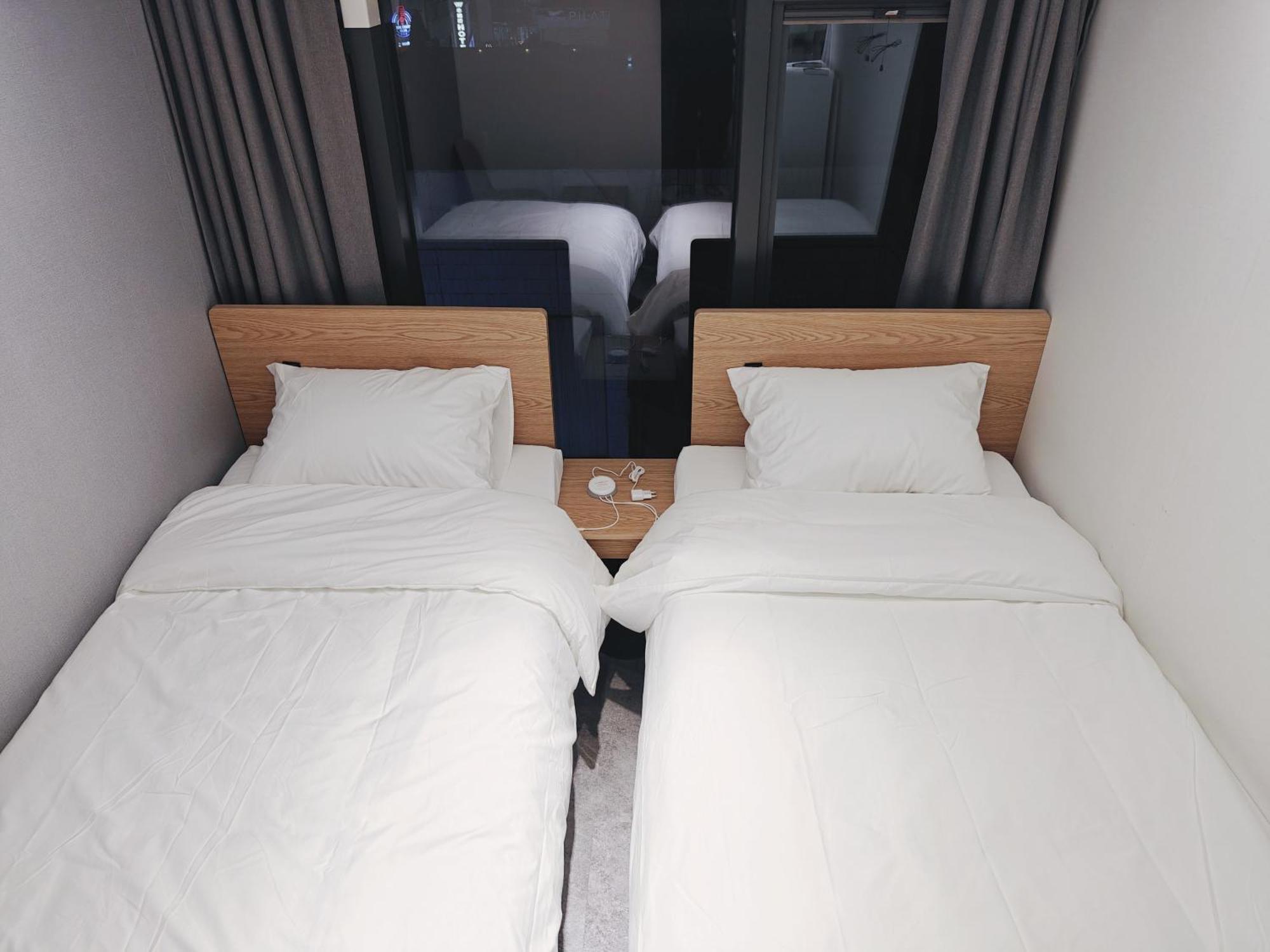 L Hostel Seoul Bagian luar foto