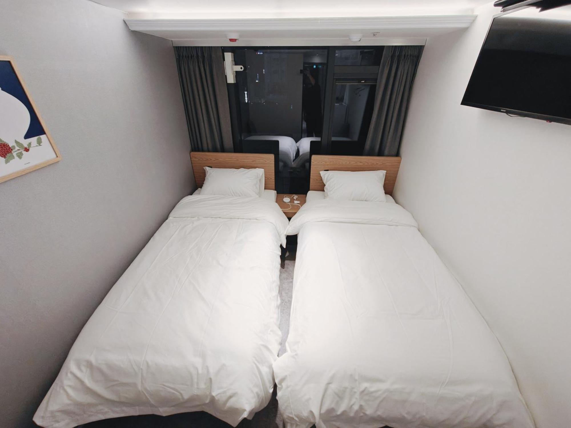 L Hostel Seoul Bagian luar foto