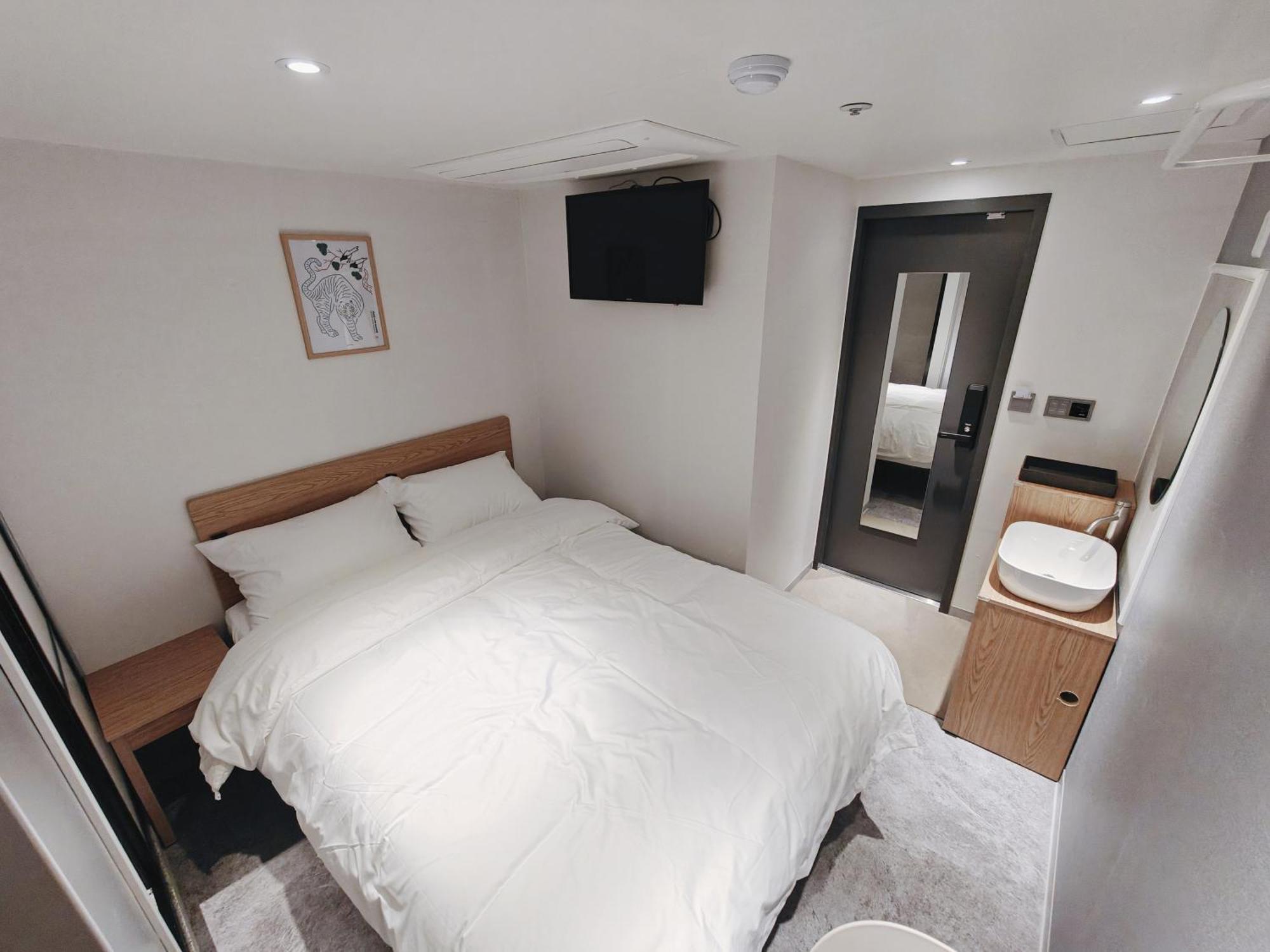 L Hostel Seoul Bagian luar foto