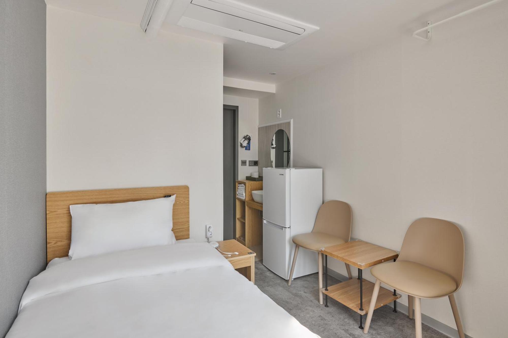 L Hostel Seoul Bagian luar foto