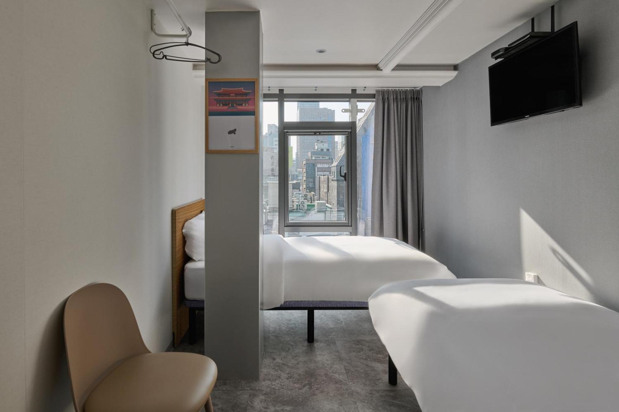 L Hostel Seoul Bagian luar foto