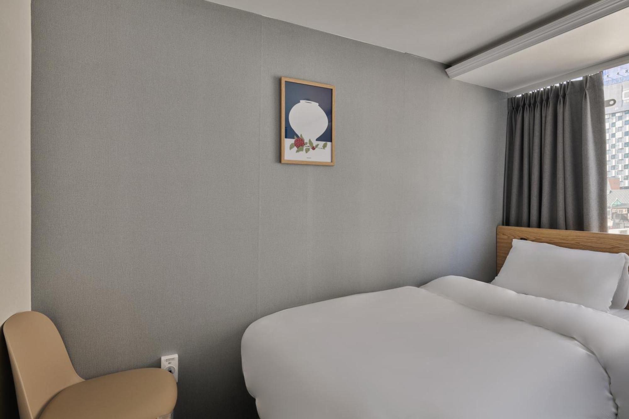 L Hostel Seoul Bagian luar foto