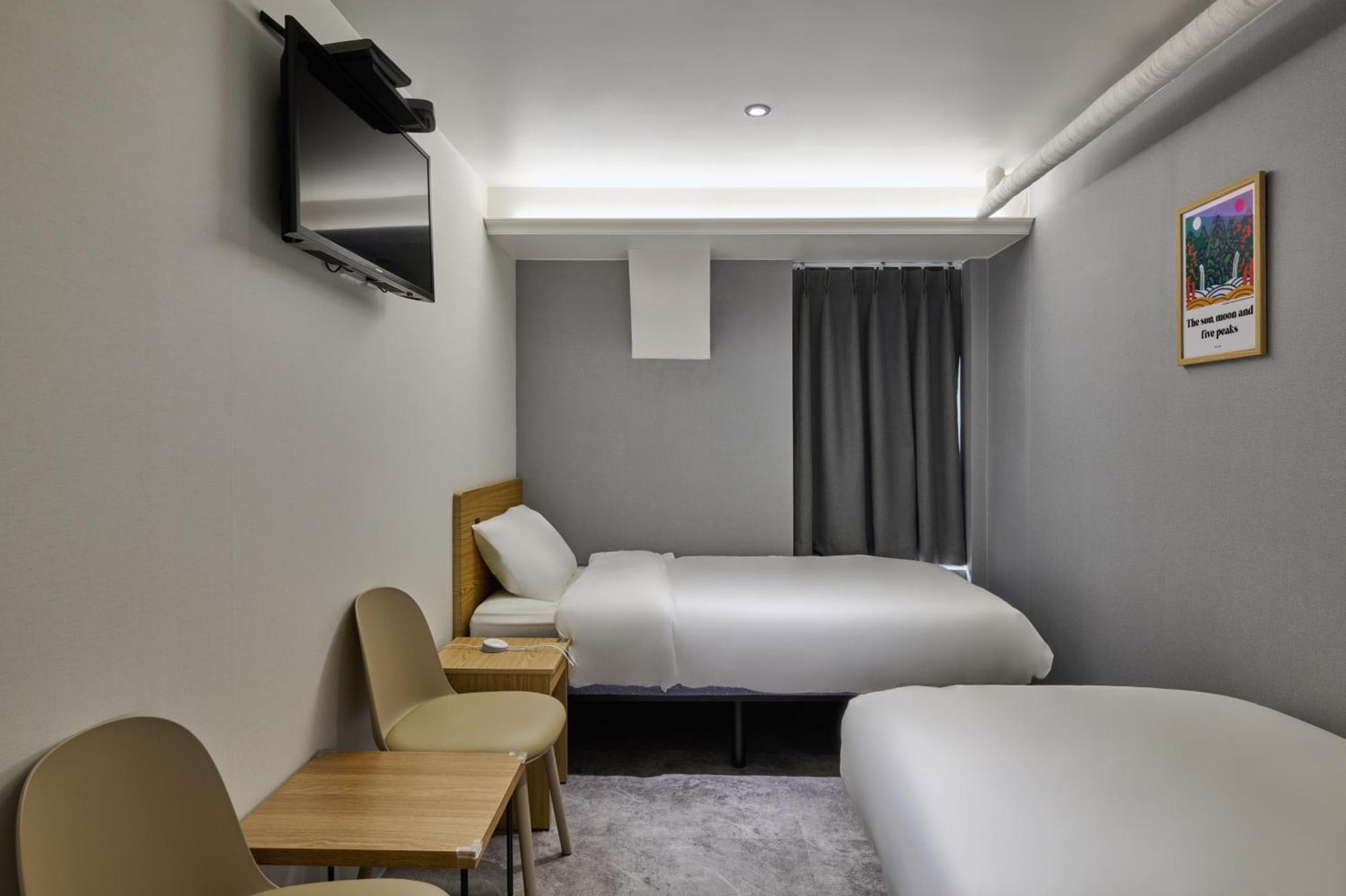 L Hostel Seoul Bagian luar foto