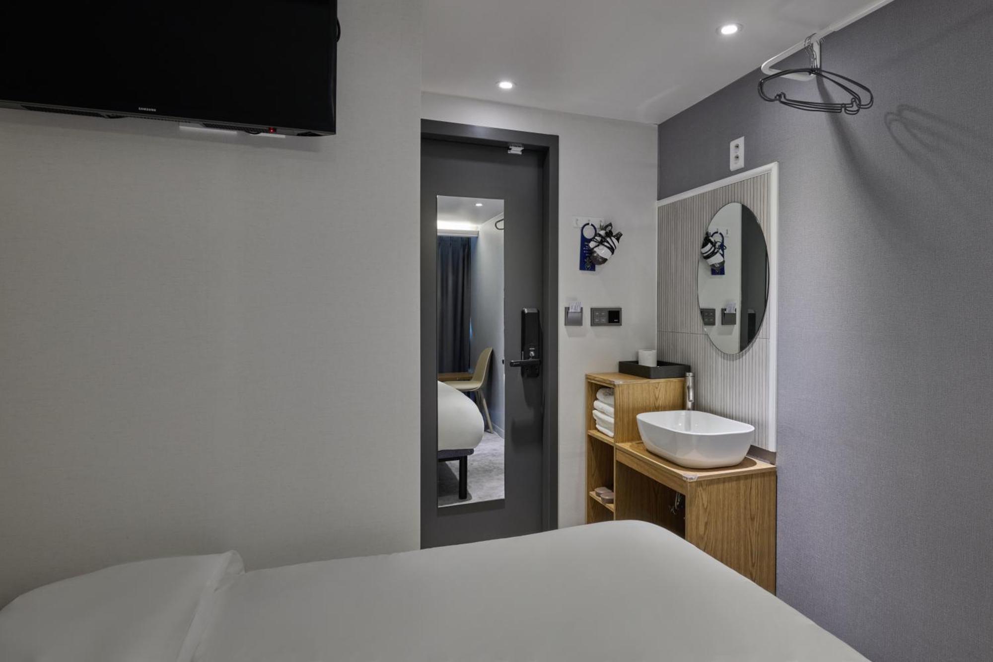 L Hostel Seoul Bagian luar foto