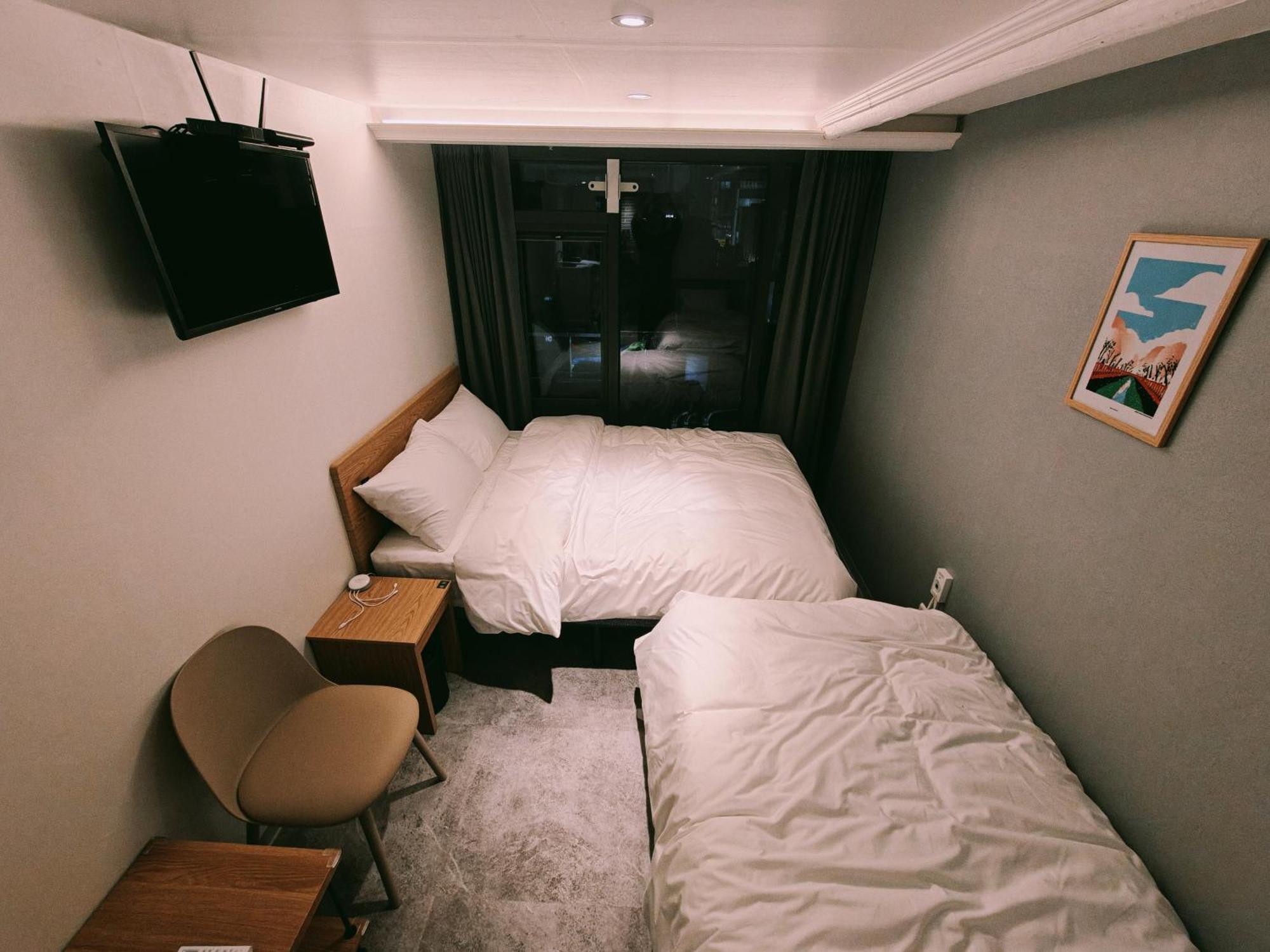 L Hostel Seoul Bagian luar foto